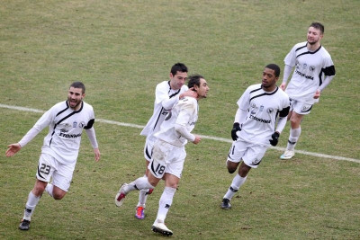 Του παίρνει τη Δόξα στη… Δράμα!