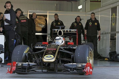 Ταχύτερος ο Ραϊκόνεν στη Βαρκελώνη