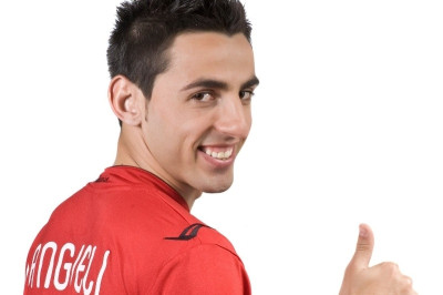 Βανγκέλι: «Περισσότερες ελπίδες ο Ολυμπιακός»