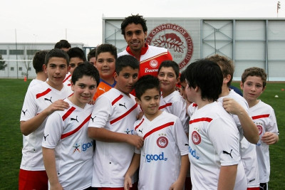 Ο Ντιόγκο και η... πιτσιρικαρία του Ελαιώνα (photos)