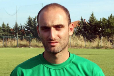 Ενοχλήσεις στη μέση Πολίτης, Πεχλιβανίδης