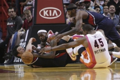 Δύσκολα οι Χιτ τους Χοκς