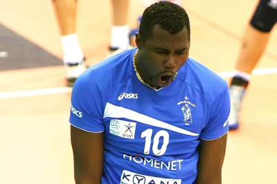 Ο Ντεσπέιν «βομβάρδισε» τον Ολυμπιακό, στον τελικό ο Ηρακλής