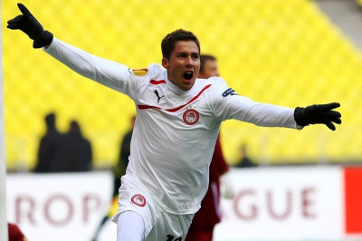 Τα «χρυσά» γκολ του Φουστέρ με τον Ολυμπιακό (photos)