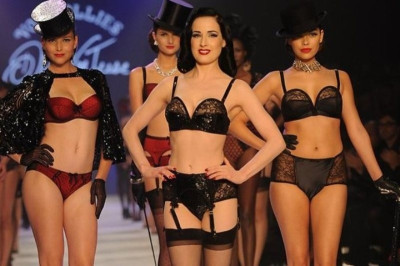 Δείτε τα σέξι κορίτσια της Ντίτα φονΤιζ στη πασαρέλα!