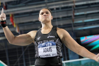 Κυριαρχία της Άνταμς στη σφαιροβολία