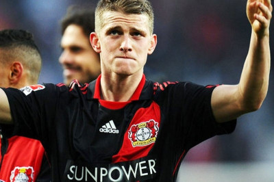 Πλήγμα με Μπέντερ στη Λεβερκούζεν