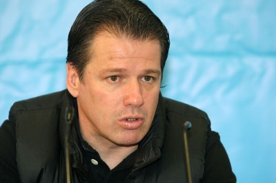 Δύο «πονοκέφαλοι» για Παπαδόπουλο