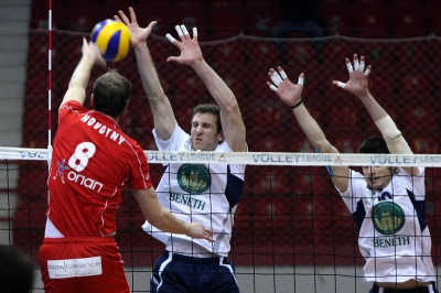 Σταθερά δεύτερος ο Ολυμπιακός