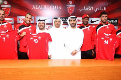 Τέσσερις μεταγραφές για Αλ Αχλί