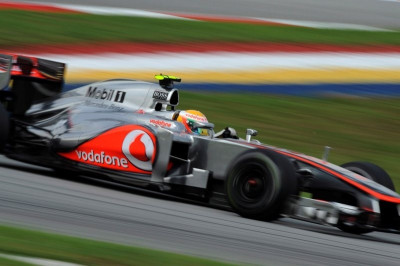 Ταχύτερος Χ2 ο Χάμιλτον στη Μαλαισία