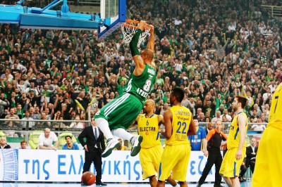«Έγραψε» ιστορία στην Ευρωλίγκα ο Μπατίστ