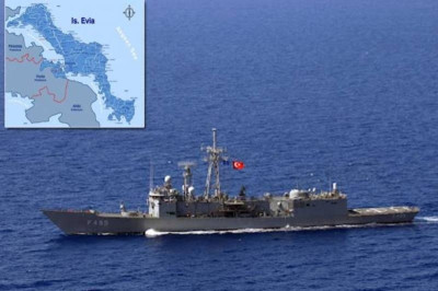 Τουρκική φρεγάτα έξω από την Τζιά