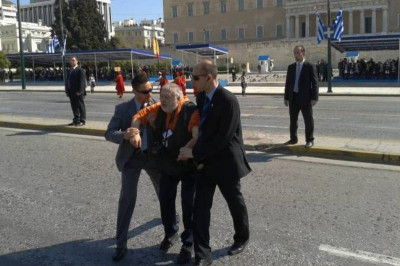 Παρέλαση και προσαγωγές