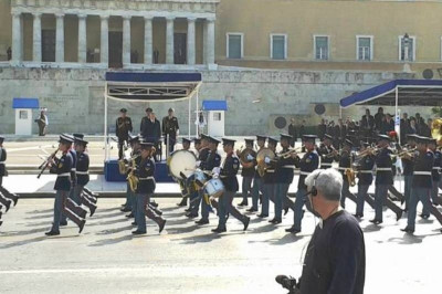 Σε αστυνομικό κλοιό η παρέλαση