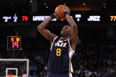 Με πατερίτσες ο Τζος Χάουαρντ