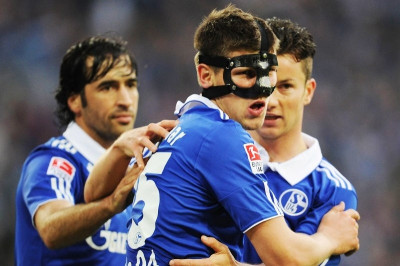 «Δένει» Χούντελααρ η Σάλκε