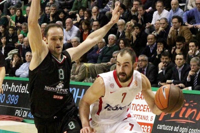 Ρακόσεβιτς: «Μπορούμε να πάρουμε ένα ματς στο ΣΕΦ»