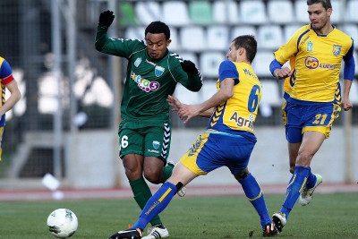 Οι «βιονικοί» της Super League και ο... ασυναγώνιστος Σουμπίνιο