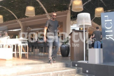 Για καφέ στην Γλυφάδα ο Ιτάνζ