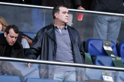 Σκέφτεται να απαντήσει με αγωγές ο Βγενόπουλος