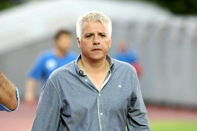 Ντεμπούτο με ντέρμπι για Παπακώστα