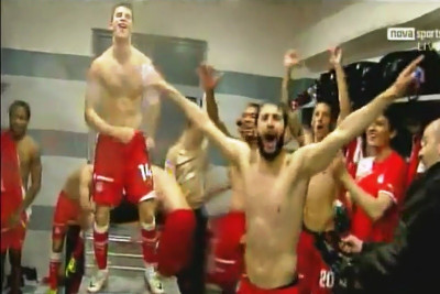 «Campeones-Campeones» στα αποδυτήρια του Ολυμπιακού! (video)