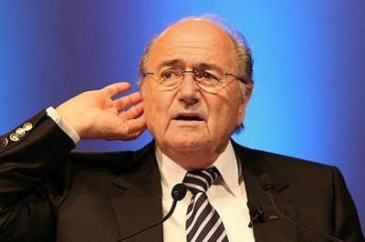 Ευχές στον Πετρόφ από τον Μπλάτερ