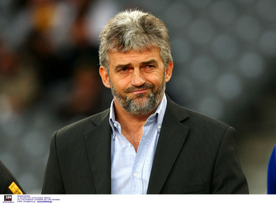 Σάκης Τσιώλης