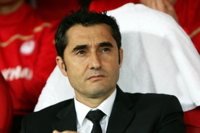 Πίεση σε Βαλβέρδε για παραμονή!