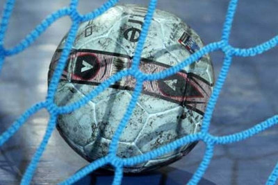 Δώδεκα ομάδες για έξι «εισιτήρια»