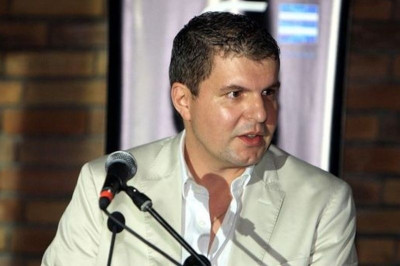 Νίκος Λυράκης