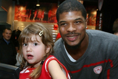 Ο Χάινς παρουσιάζει τα προϊόντα του Final-4