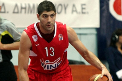 Στη 12άδα ο Βασιλόπουλος