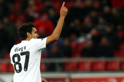 Ασιατικές… σειρήνες για Ντιόγκο!