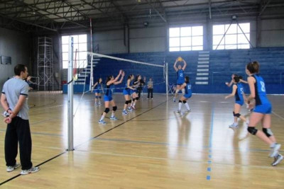 Άνετη νίκη για τις νεάνιδες