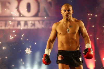 Τα… σπάει στο Love/Hate ο Ζαμπίδης