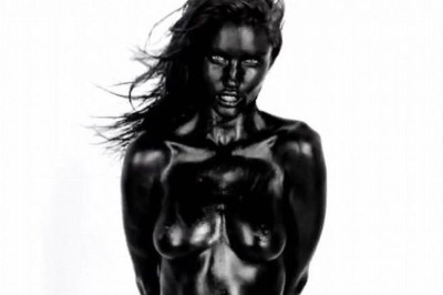 Η Rosie Huntington Whiteley σέξι και... μαύρη!