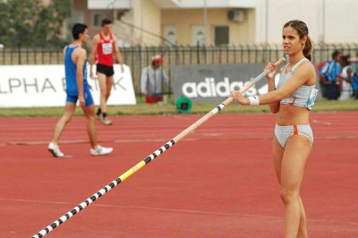 Πρώτη με 4.25μ. η Στεφανίδη