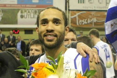 Ξέρουν από καλούς ξένους στον ΑΓΟΡ!