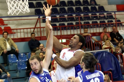 Αποσύρθηκε τραυματίας ο Στίβεσον