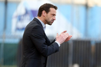 Προφυλάσσει τους... οριακούς ο Μάντζιος