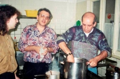 Ανέκδοτες φωτογραφίες από τη ζωή του Δημήτρη Μητροπάνου!