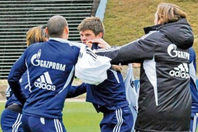 Άναψαν τα… αίματα στην προπόνηση της Σάλκε!