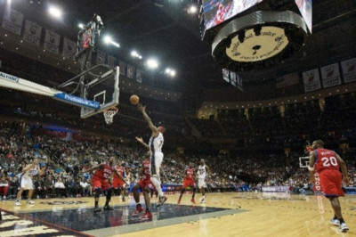 Στα playoffs οι 76ερς