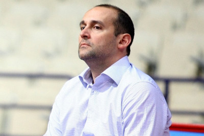 Αγγελόπουλος: «Ανίκανος ο Οικονομίδης»