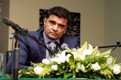 Επαφές με Τζίγκερ για τις μετοχές