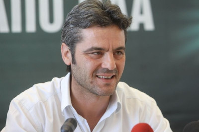 Προσπάθησε να αποβάλλει τη μιζέρια