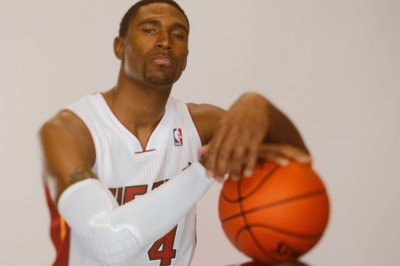 Προσθήκη του Μπάιαρς στους Σπερς