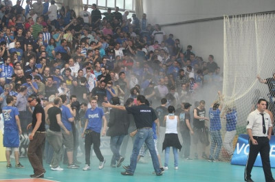 Παλιοπόρτας: «Θα έπρεπε να ζούνε σε στάβλους»